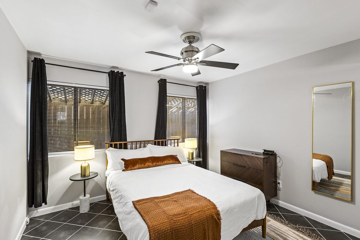 Second queen bedroom